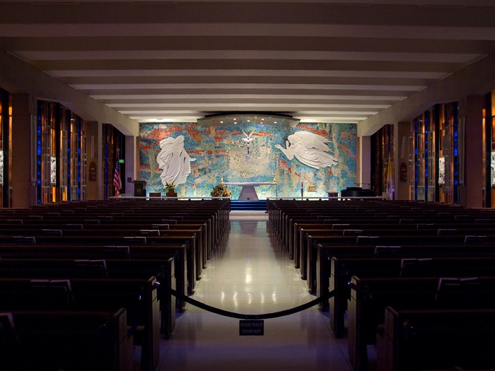 P7117519.jpg - The Catholic chapel