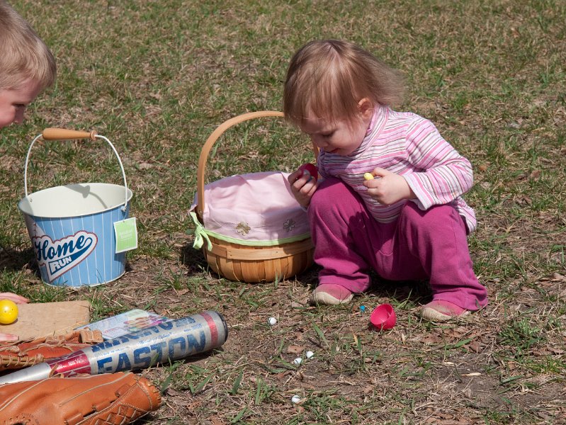 P4041553.jpg - Christella kept dropping her basket