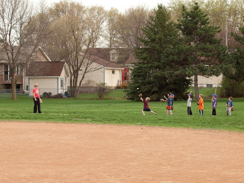 P4191907.jpg - Shagging a fly ball