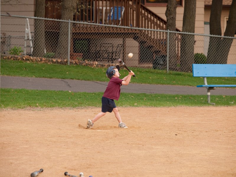 P4191918.jpg - Batting practice. He was 4 of 5